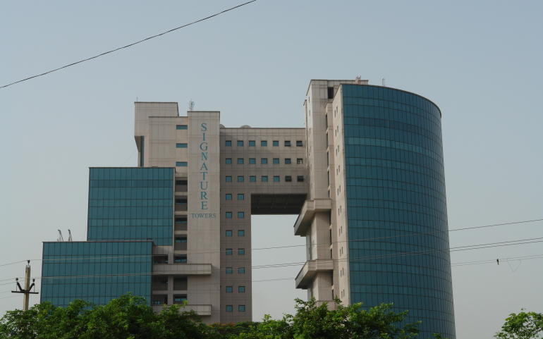 Pre- leased Office Space in Signature Towers: Sector-41, South City- 1,